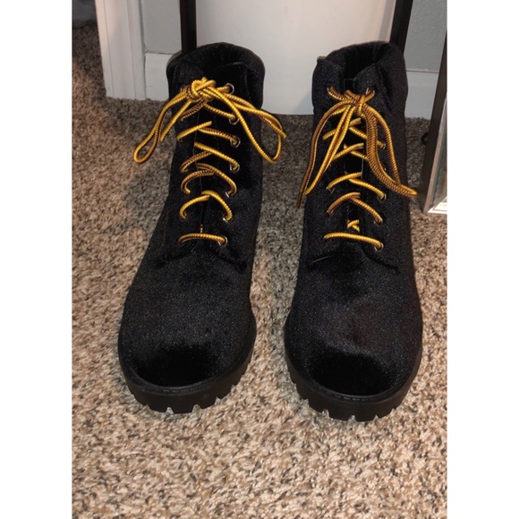Velvet lace-up boots - Picture 7 of 8
